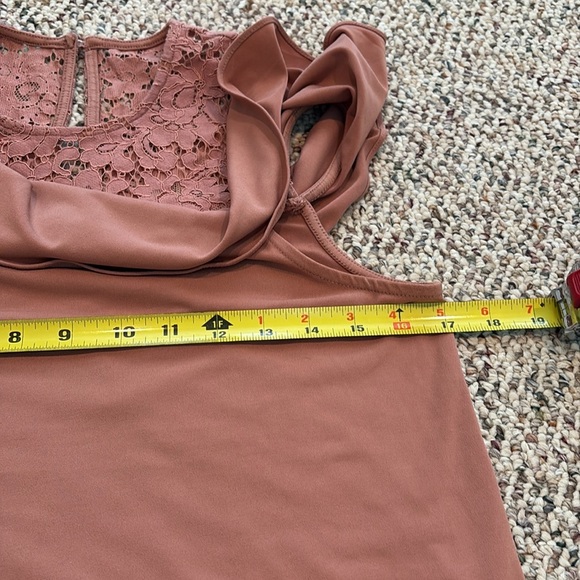 Express Cold Shoulder Blouse with Lace Insert in Light Mauve. Small - Picture 7 of 11
